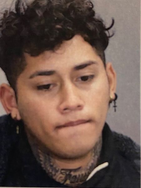 joel serrano chicas.jpg
